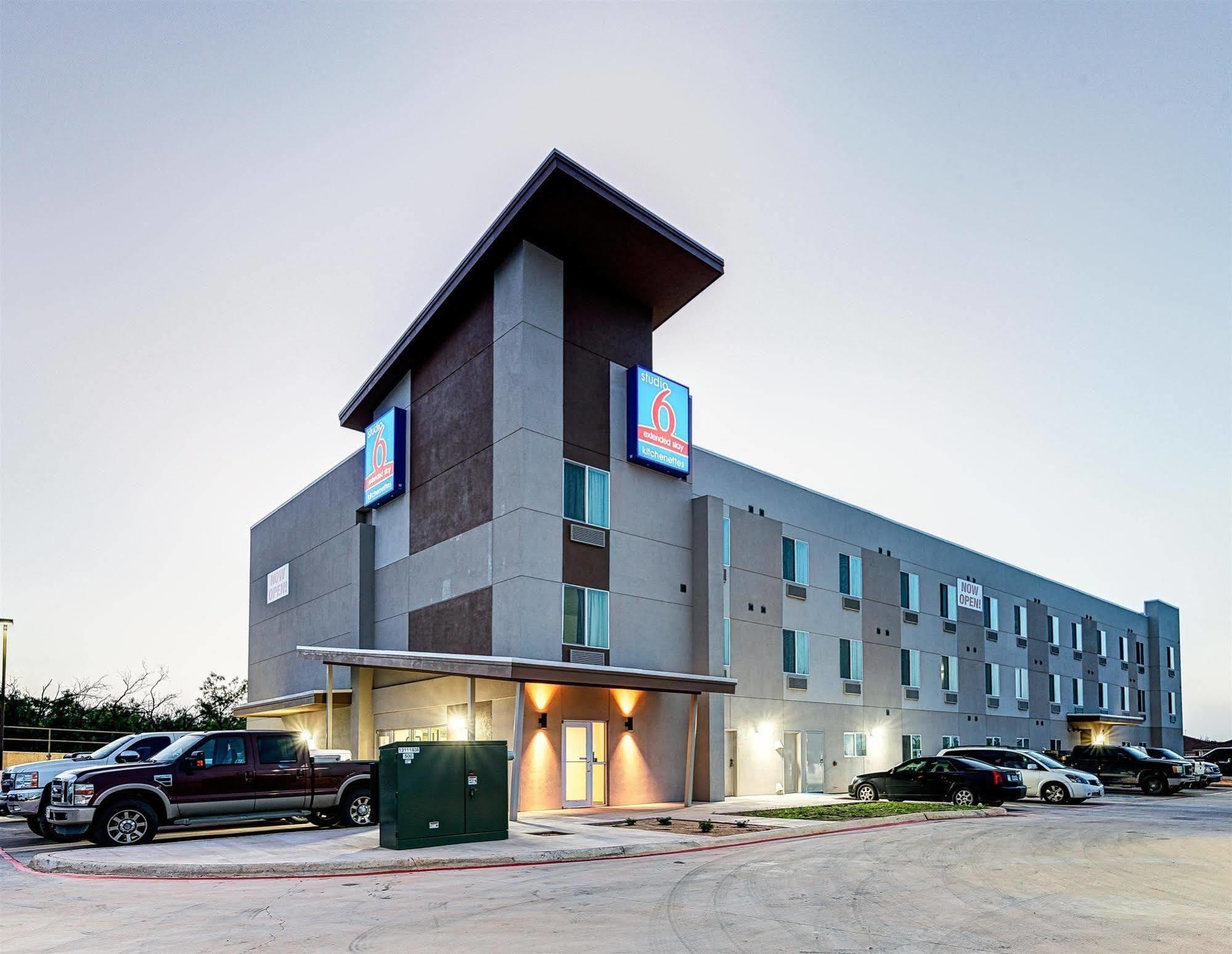 Hotel 6-sweetwater, Tx
